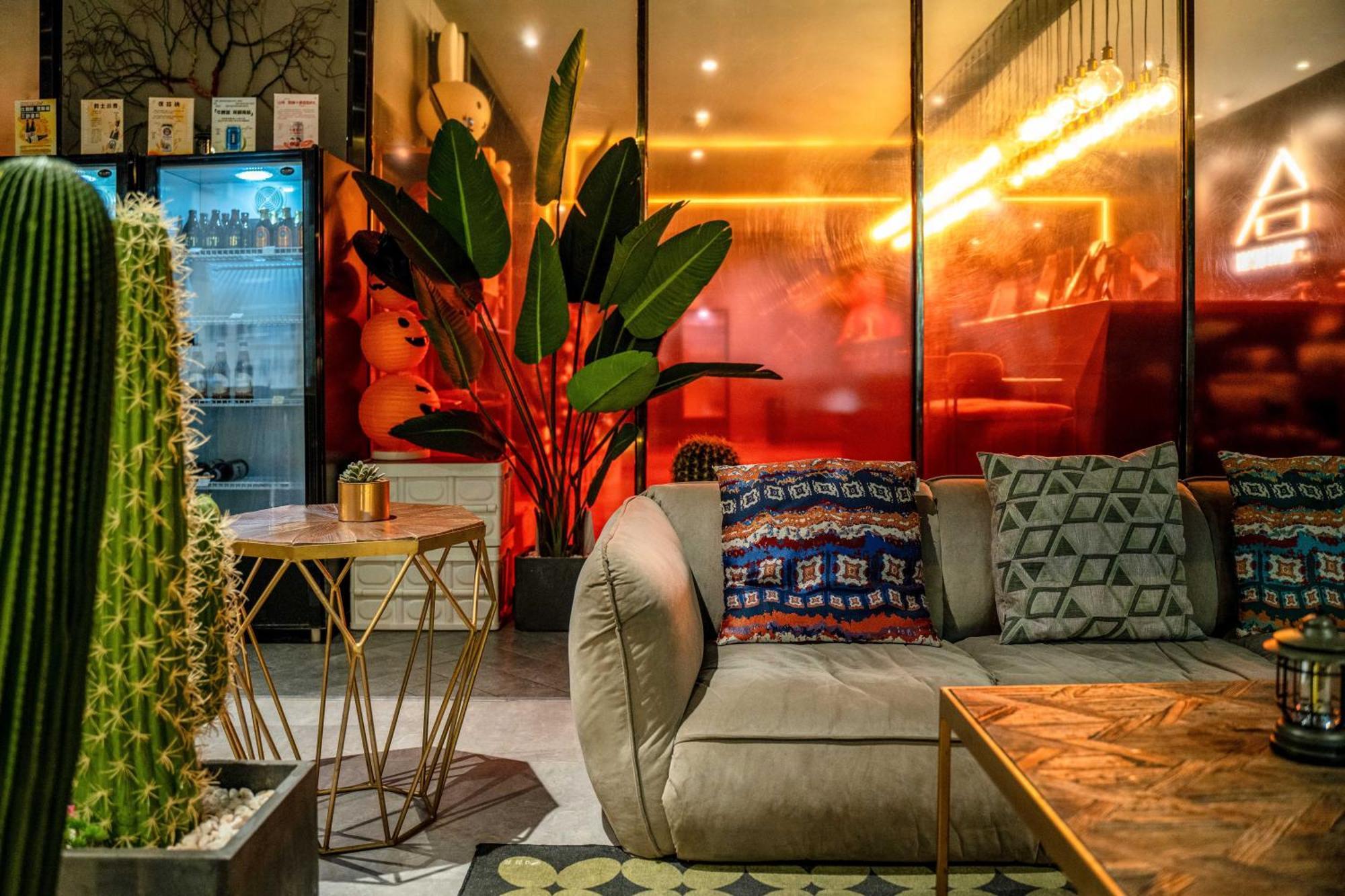 Hesu Designer Hotel & Suites -Near Xi'An Drum Tower And Yongning Gate -Free Laundry Luggage Storage -Kitty Cafe With Freshly Ground Coffee -24H Front Desk -English Service -Exclusive Subsidies For Dumpling Banquet & Show Exterior photo
