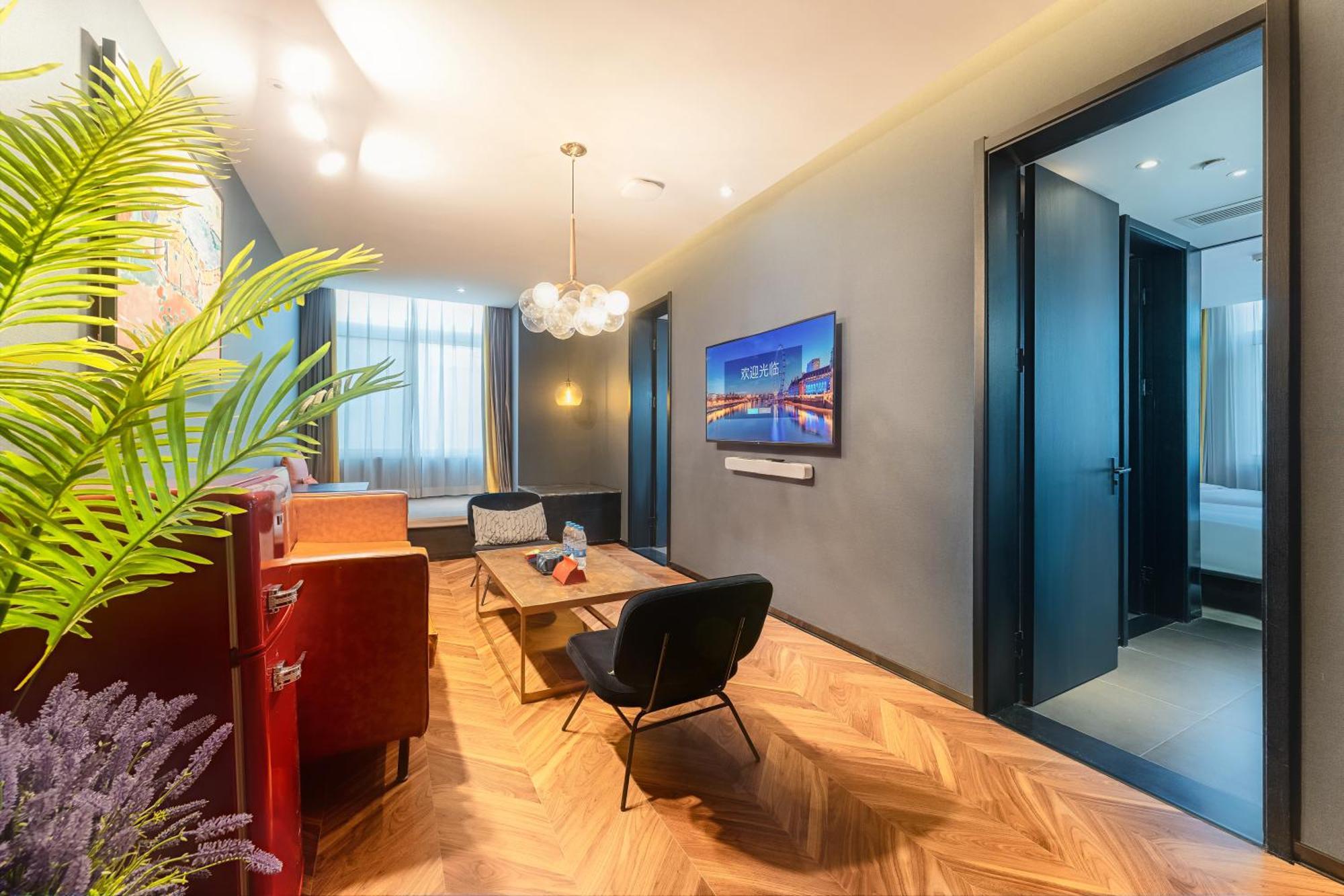 Hesu Designer Hotel & Suites -Near Xi'An Drum Tower And Yongning Gate -Free Laundry Luggage Storage -Kitty Cafe With Freshly Ground Coffee -24H Front Desk -English Service -Exclusive Subsidies For Dumpling Banquet & Show Exterior photo