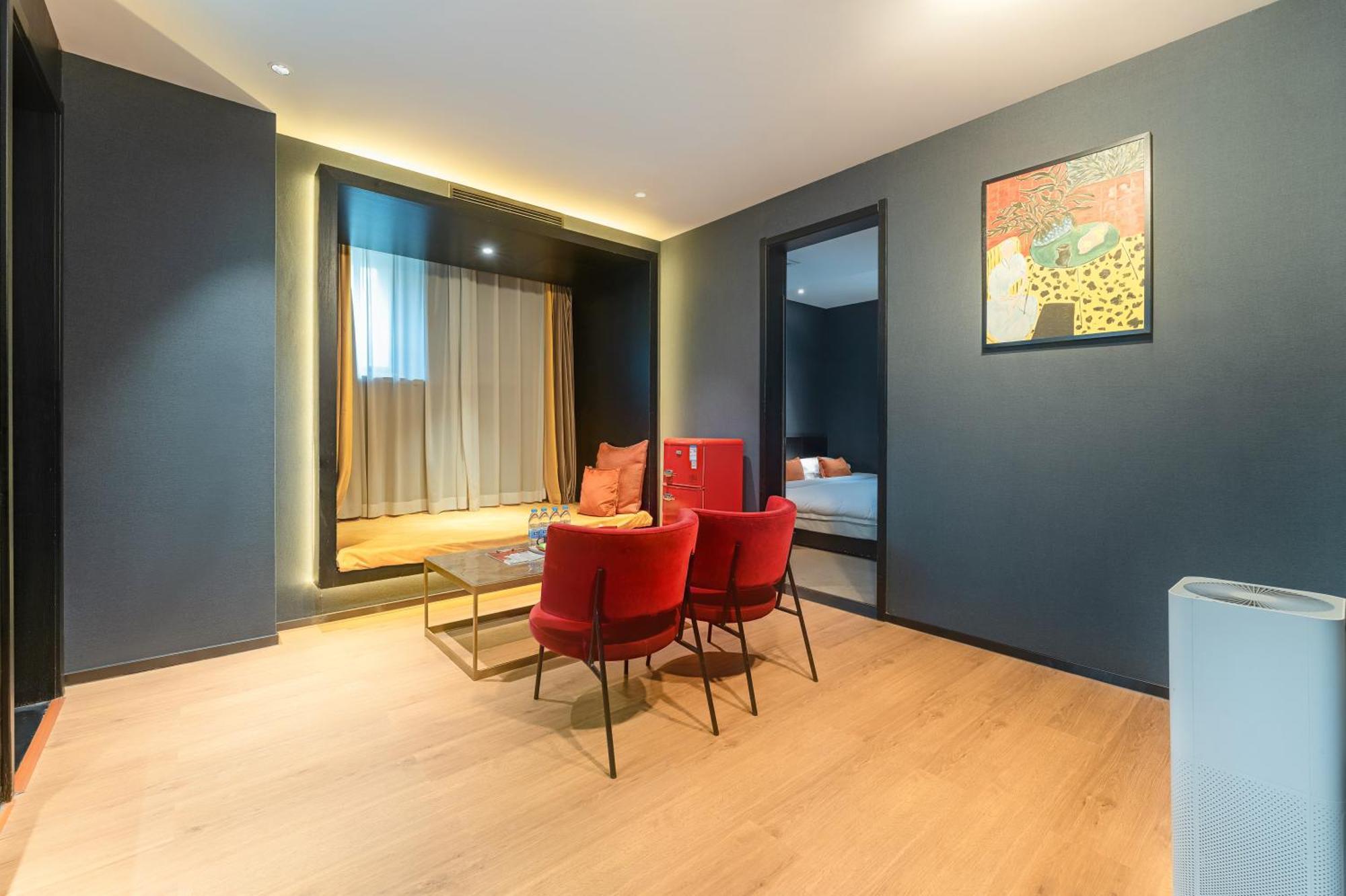 Hesu Designer Hotel & Suites -Near Xi'An Drum Tower And Yongning Gate -Free Laundry Luggage Storage -Kitty Cafe With Freshly Ground Coffee -24H Front Desk -English Service -Exclusive Subsidies For Dumpling Banquet & Show Exterior photo